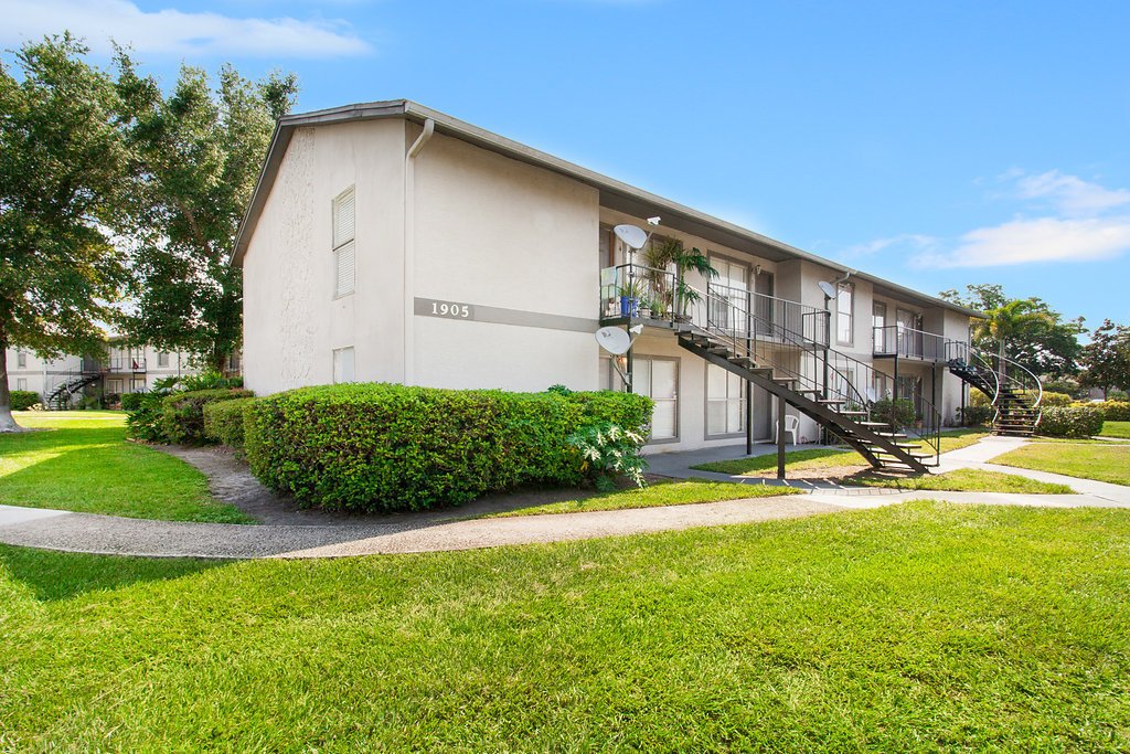 Orlando Condo: 1905 Caralee Blvd