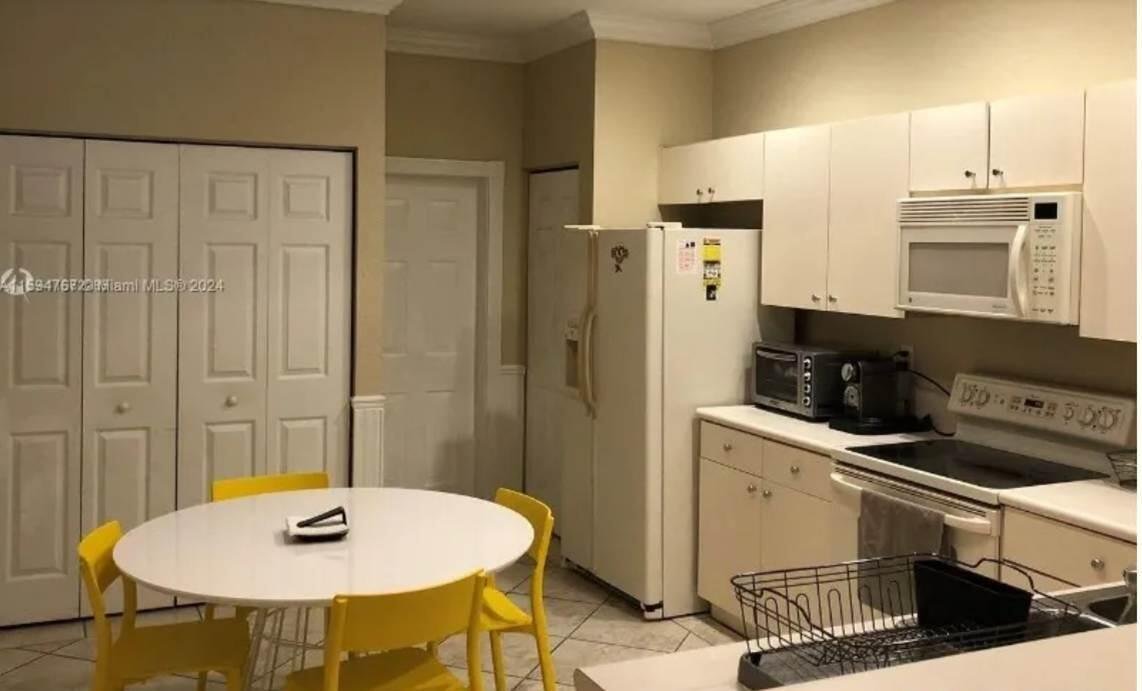 Weston Townhome: 4310 Vineyard Circle 4310
