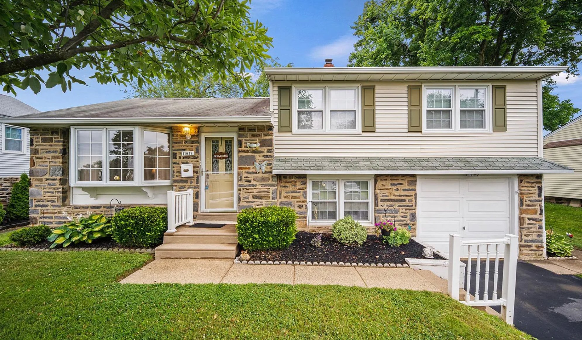 Philadelphia House: 11617 Depue Ave