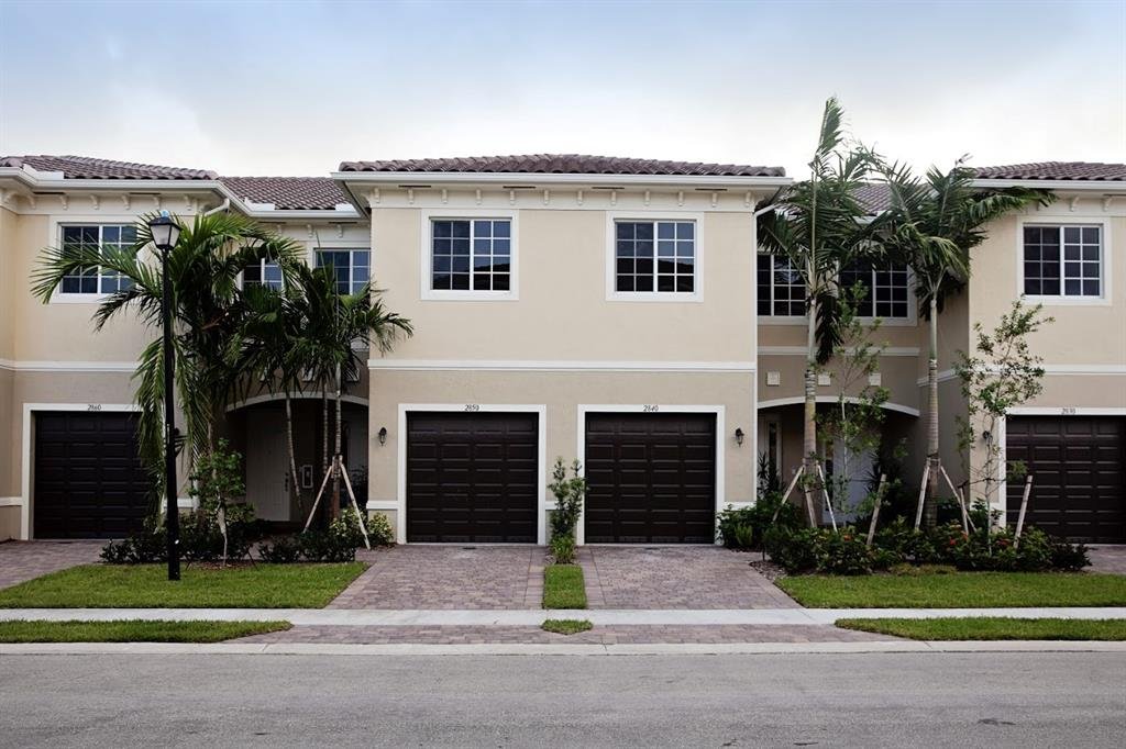 Miramar Townhome: 2844 SW 81 2840