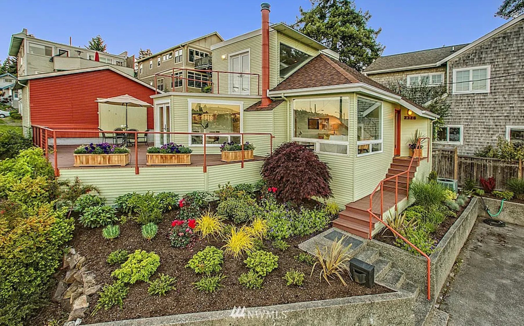 Seattle House: 2326 N Pacific St