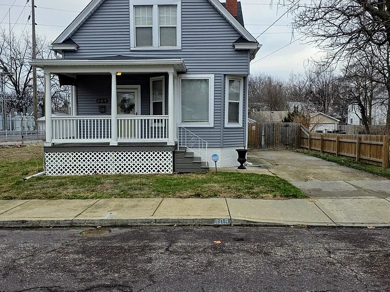 Peoria House: 309 E. Corrington Ave