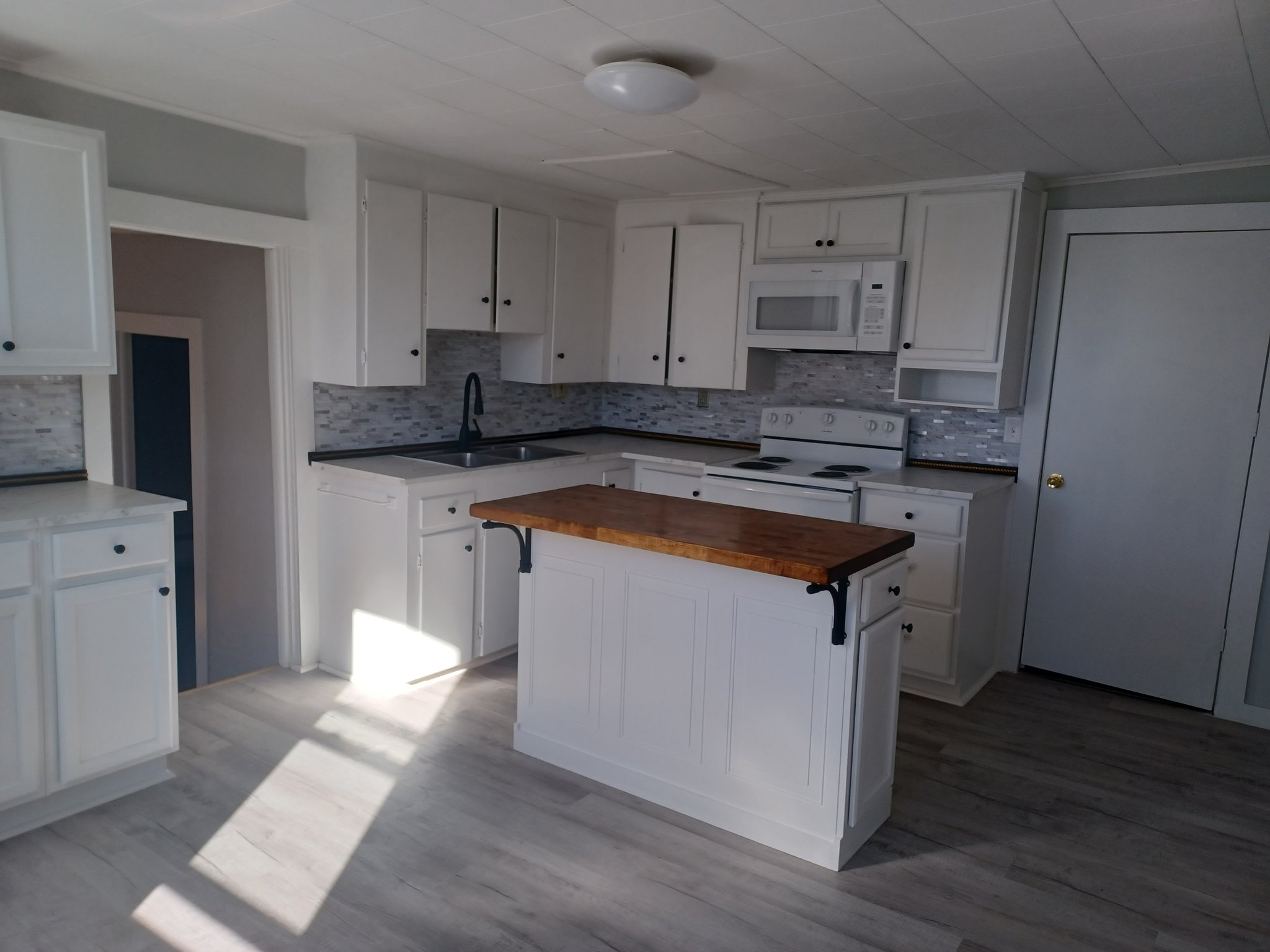 Brooklyn Apartment: 3 Putnam Place