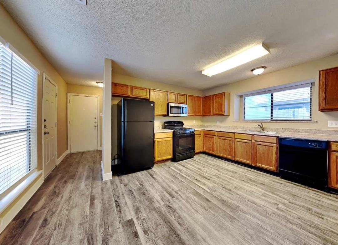 Rowlett House: 7301 Seascape Dr