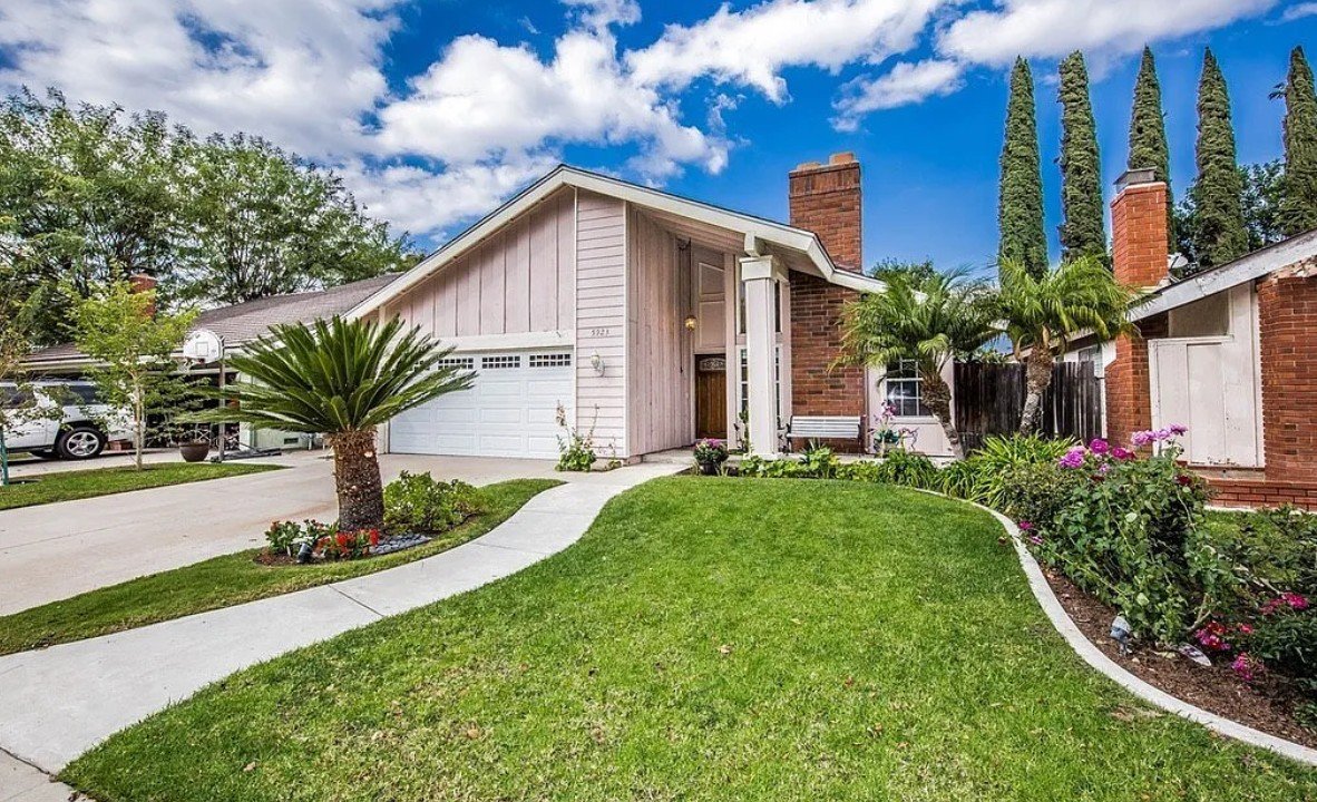 Anaheim House: 5923 E Calle Cedro