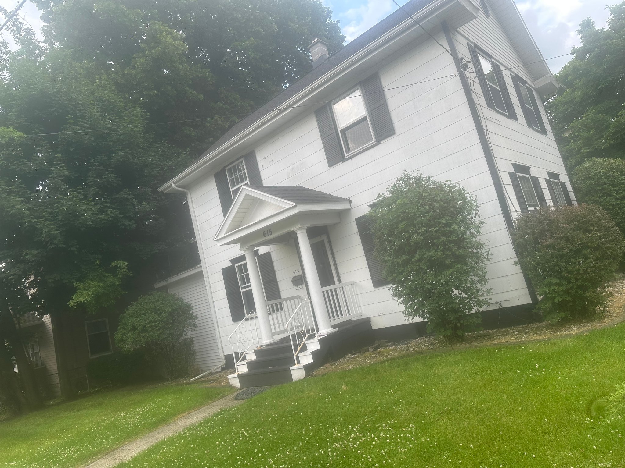 Jackson House: 615 W Morrell St