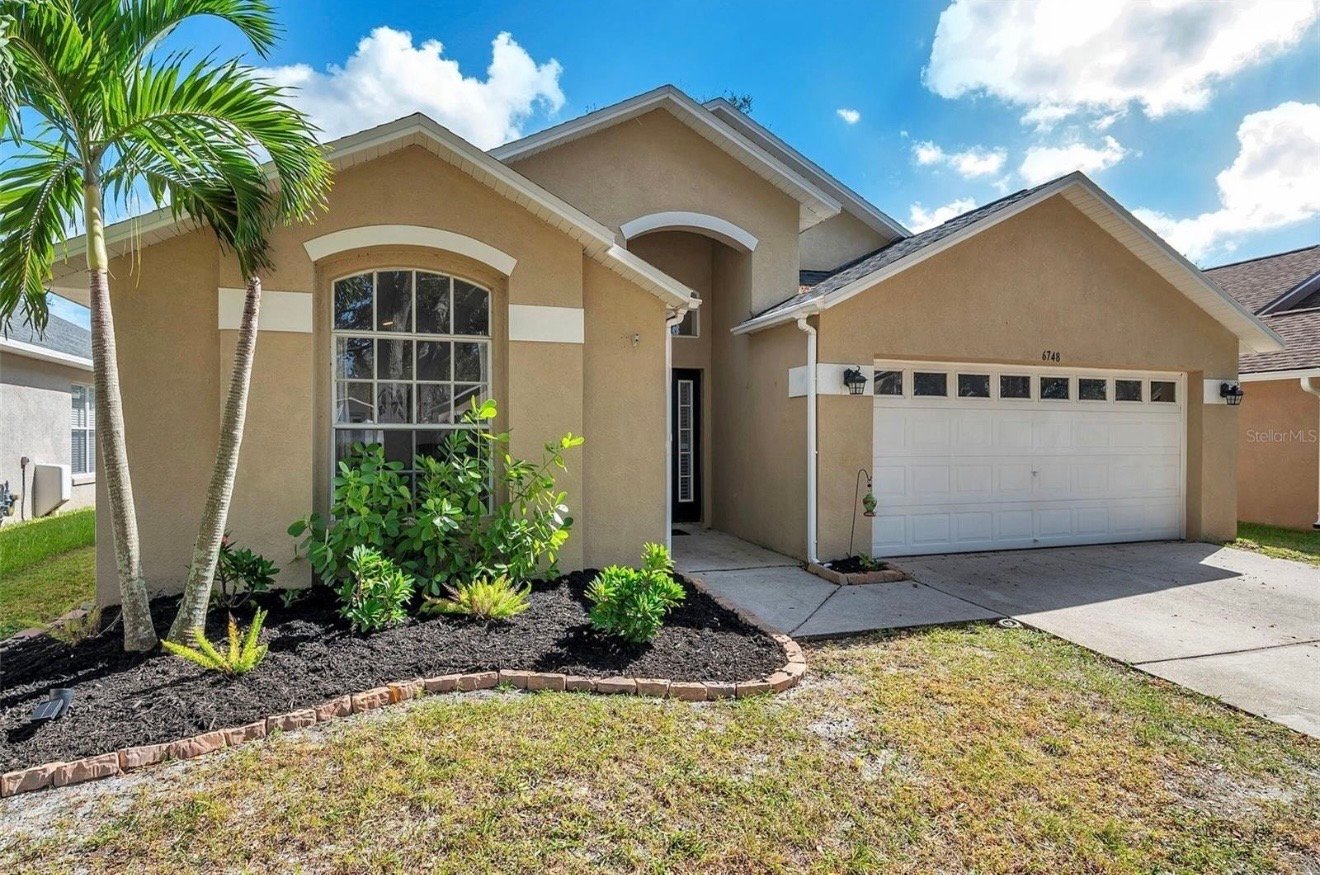 Riverview House: 6748 Waterton Dr