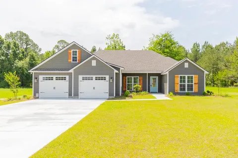 Ray City House: 19 Prescott Dr
