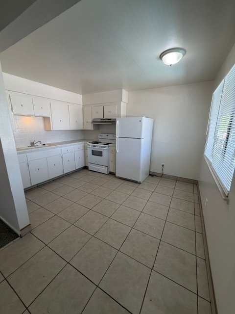 Fresno Apartment: 3044 N Fruit Ave