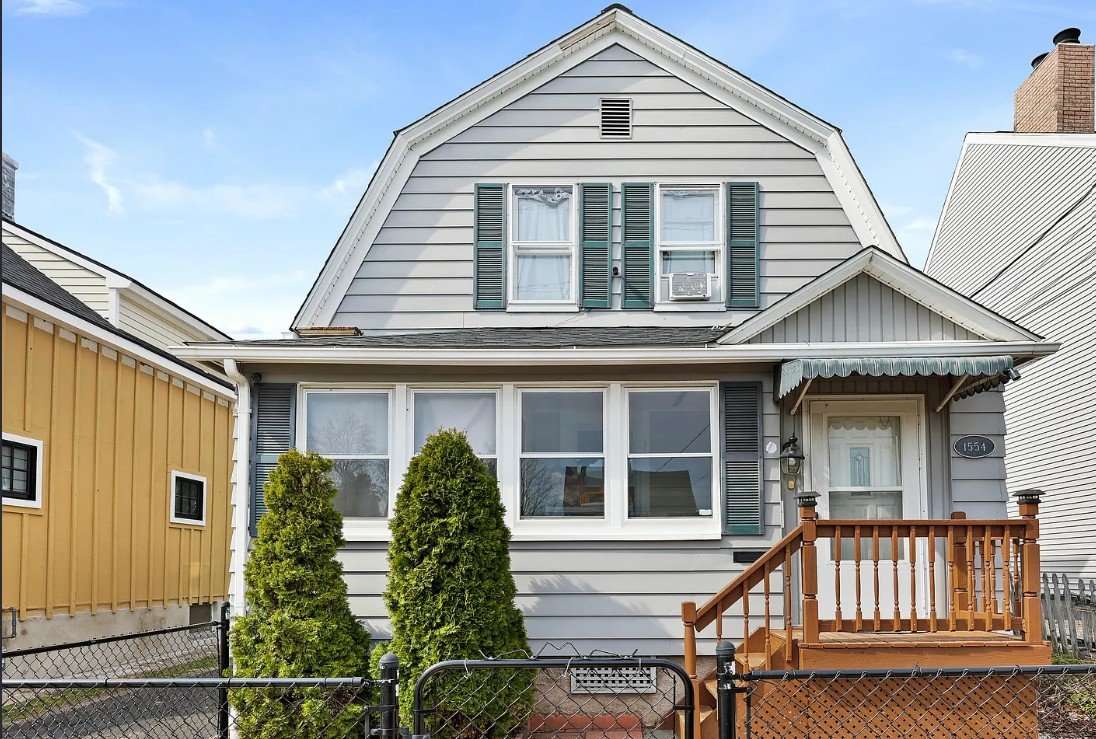 Bridgeport House: 1554 Capitol Ave