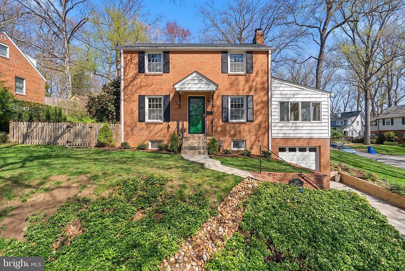 Silver Spring House: 130 Eastmoor Dr