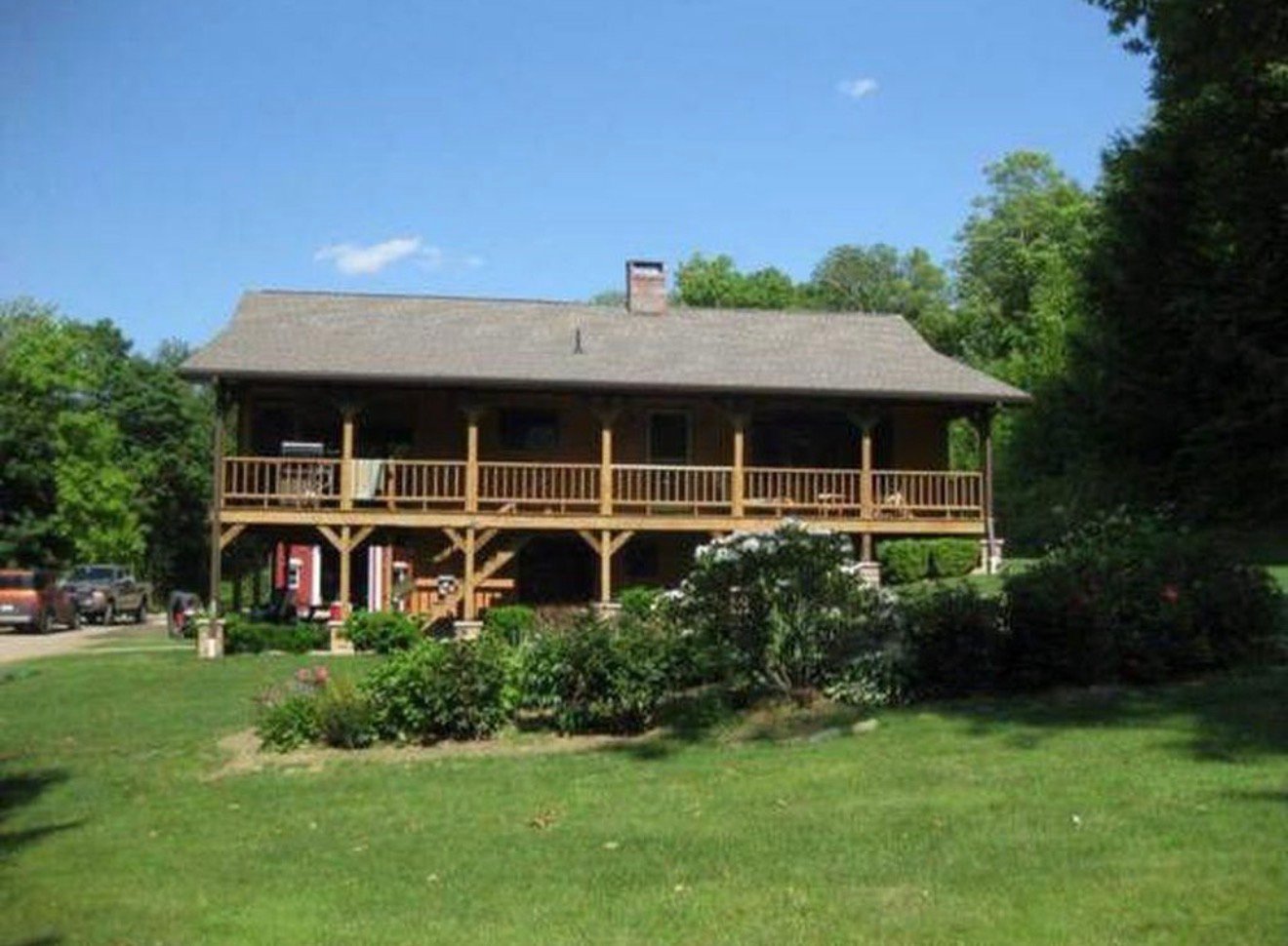 Russell House: 178 Dickinson Hill Rd