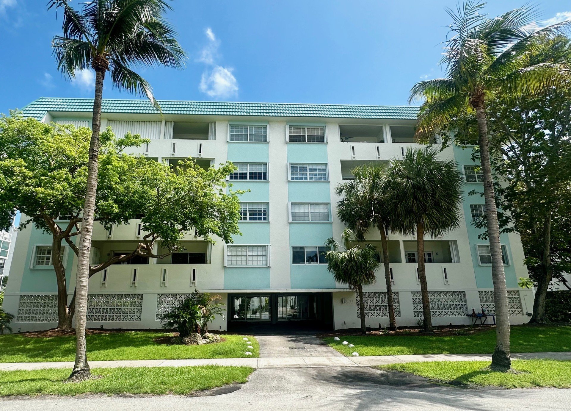 Key Biscayne Condo: 300 Galen Drive