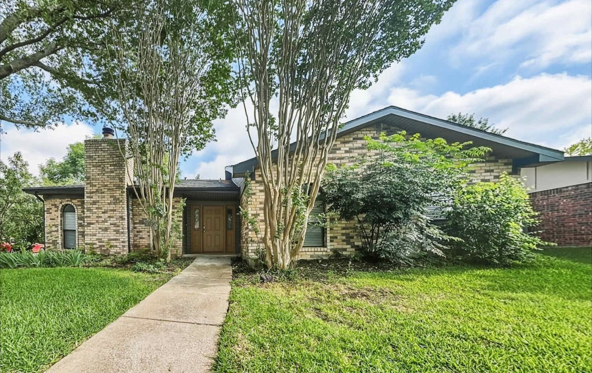 Plano House: 1216 Lombardy Dr,