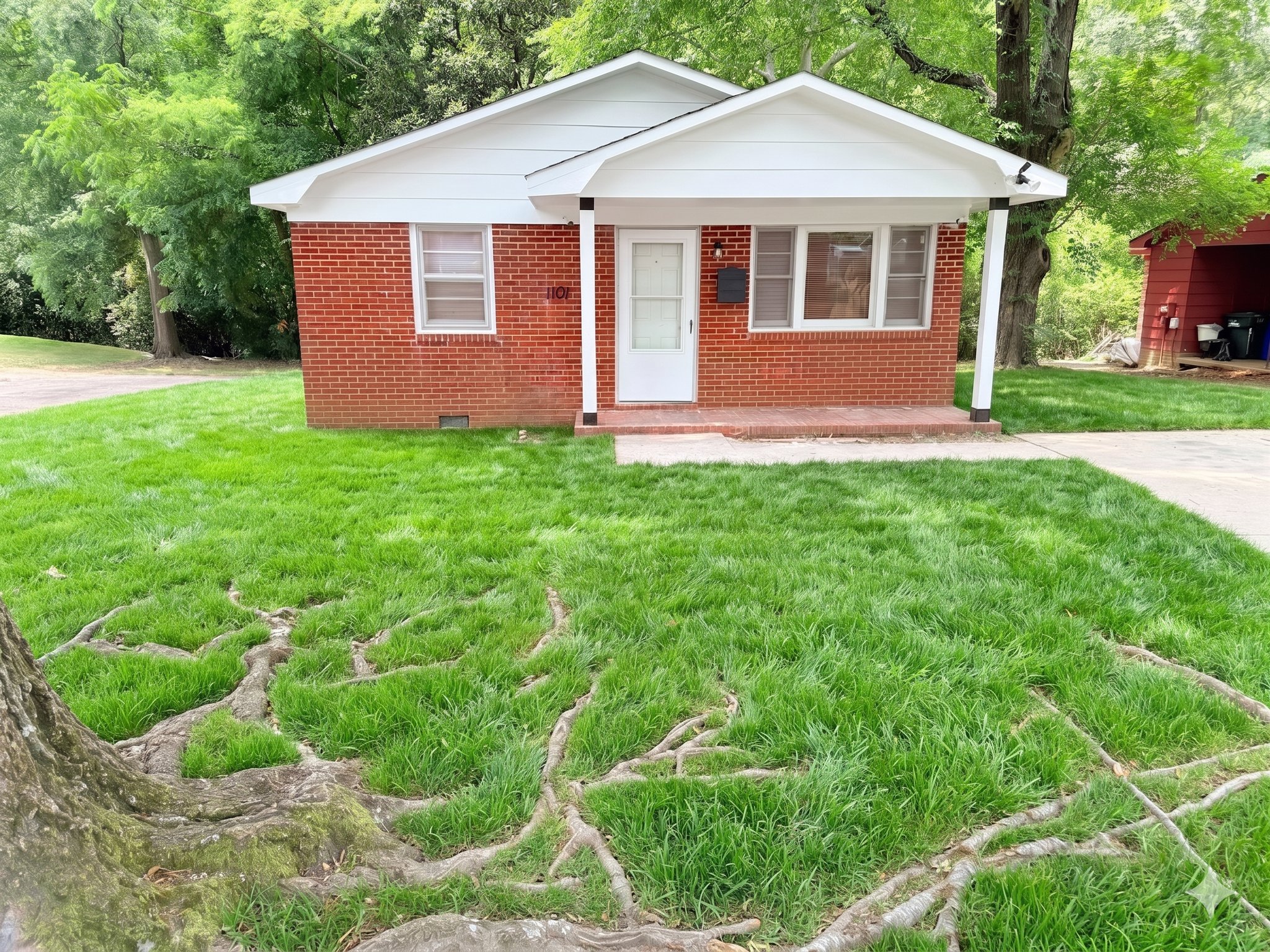 Fayetteville House: 1101 Fontana St