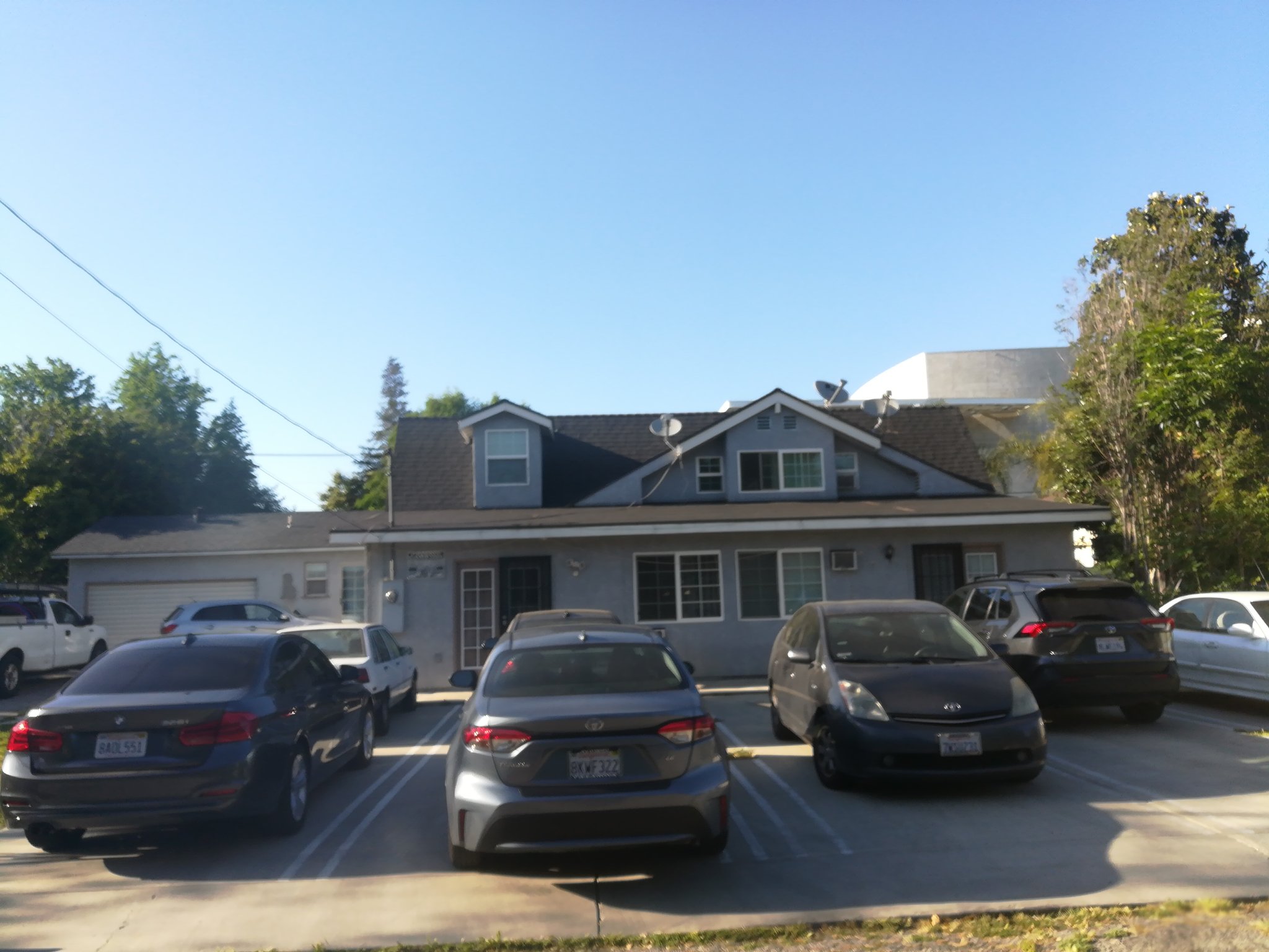 Northridge Single Room: 18140 Nordhoff