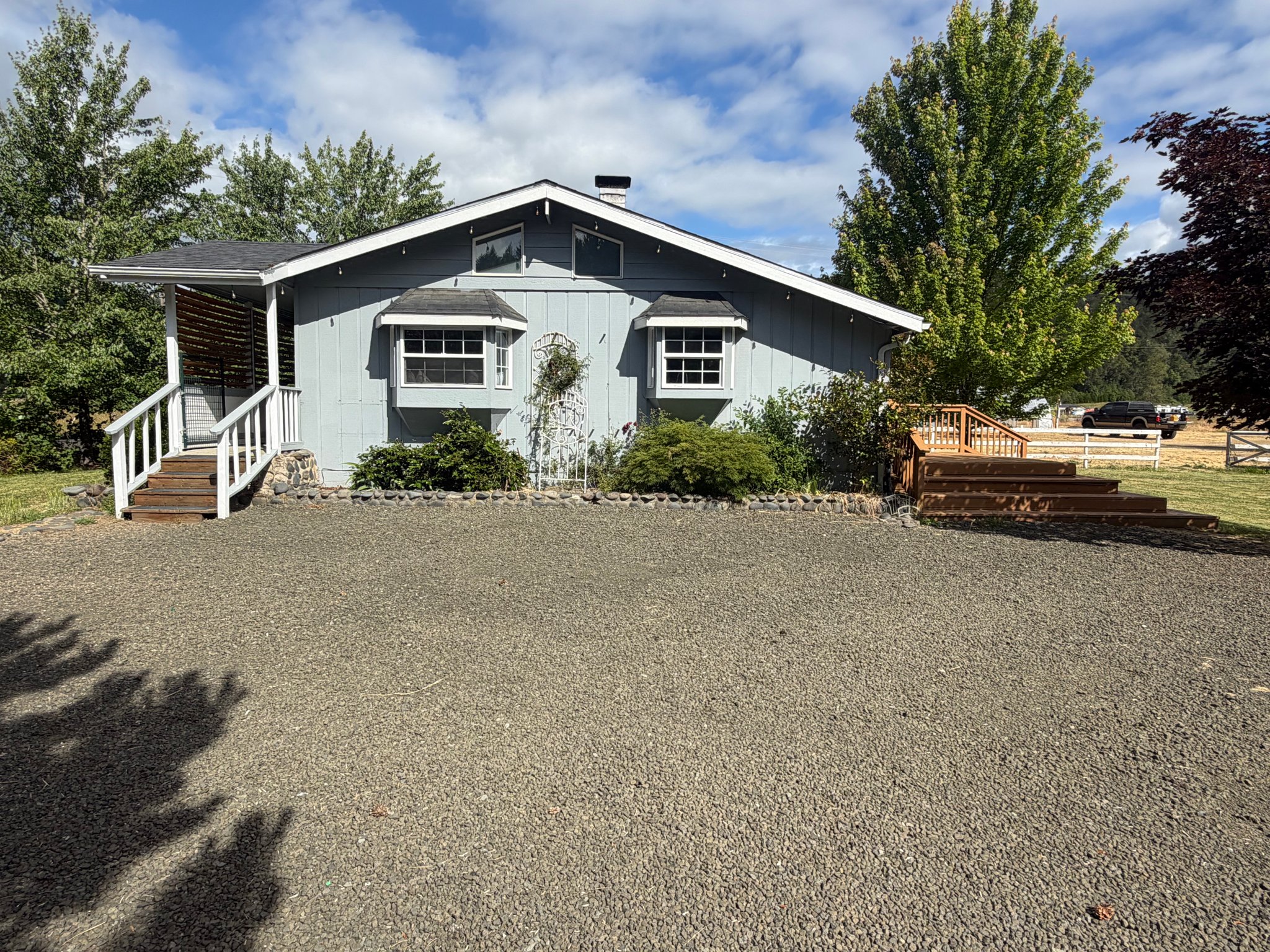 Oakland House: 721 Cole Rd