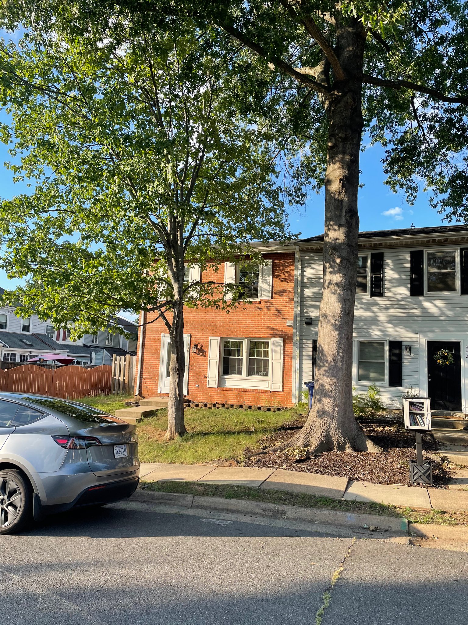 Leesburg Townhome: 338 Nansemond St SE