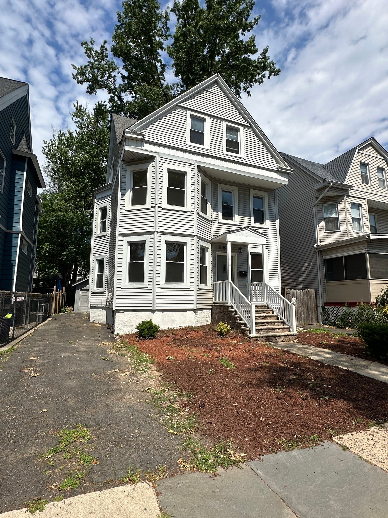 East orange House: 163 Greenwood Ave