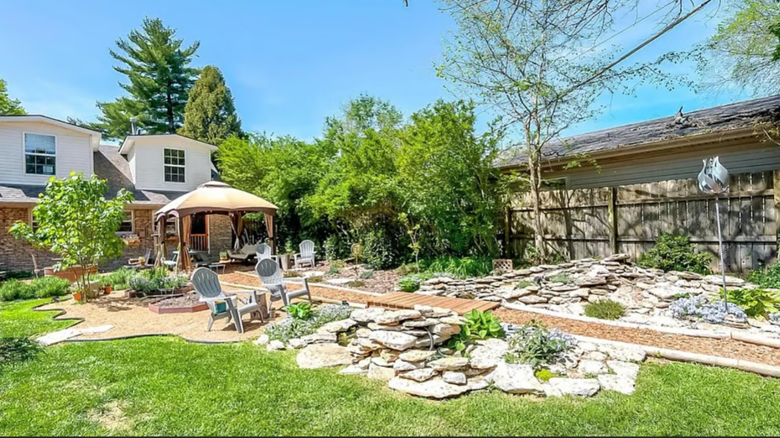 Lexington House: 283 Winn Way