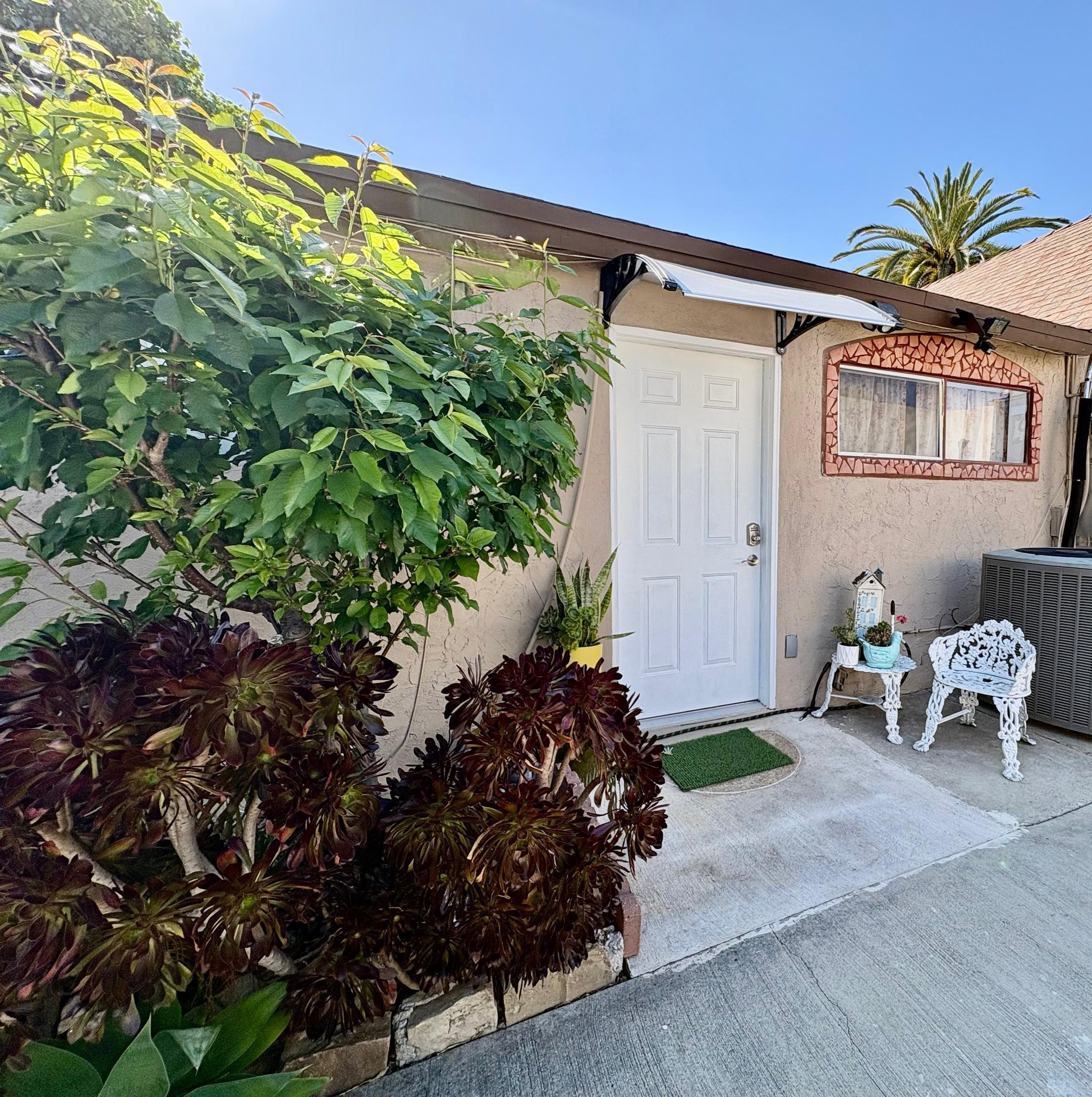 Reseda Single Room: 19026 Keswick St