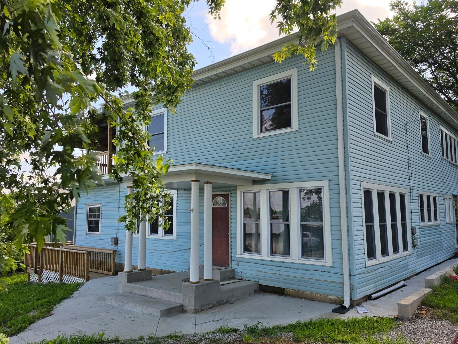 Ava House: 118 S Spring St