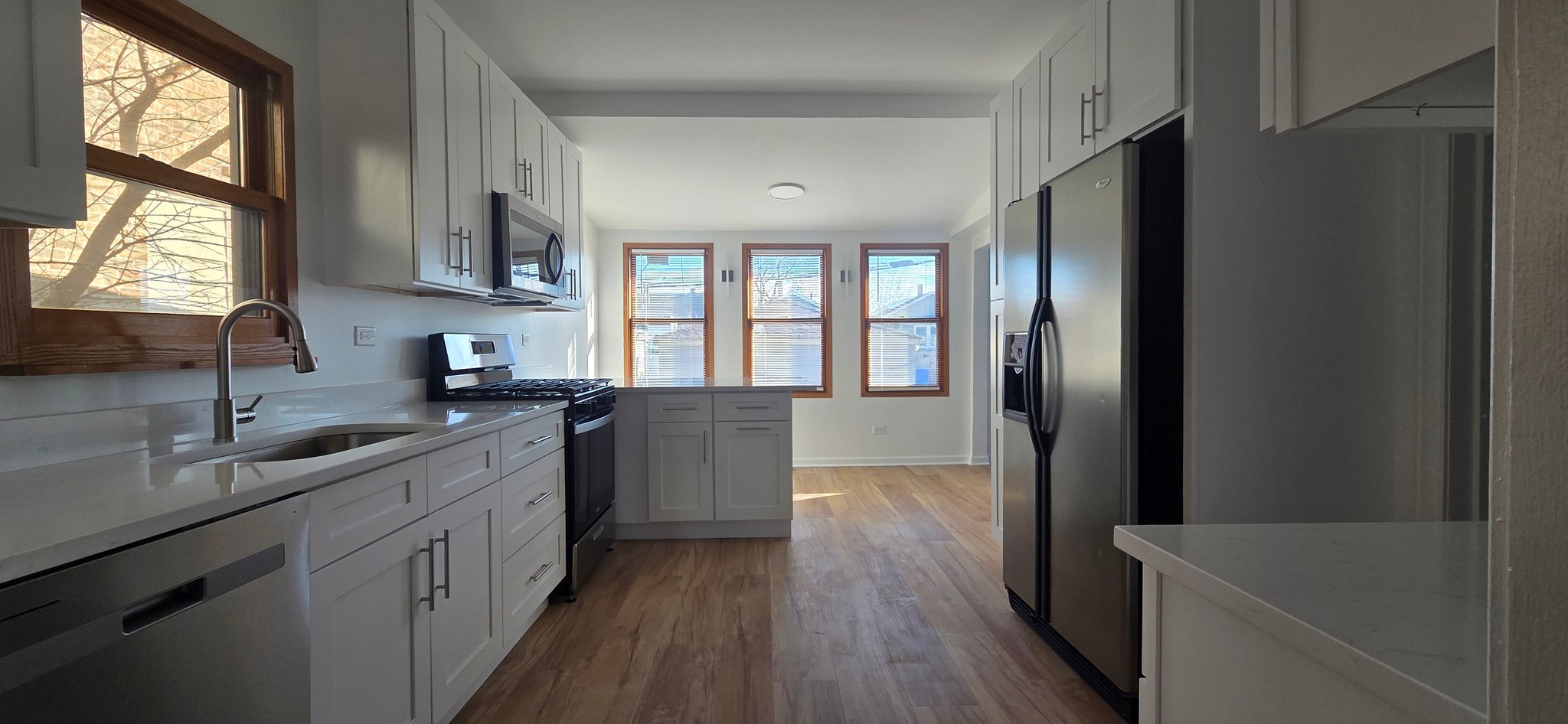 Chicago House: 5515 W Grace St