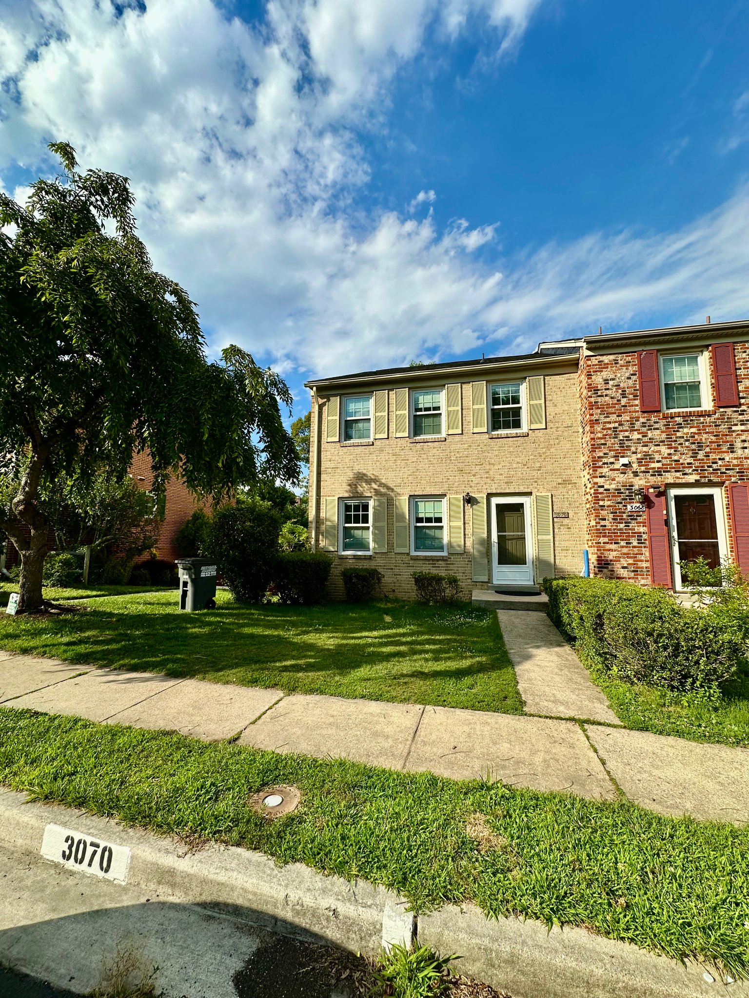 Woodbridge Townhome: 3070 Tecumseh Ct