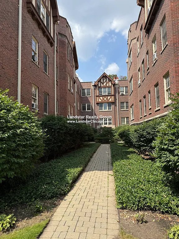 Evanston Apartment: 1454 Oak St., #G, Evanston, IL 60201