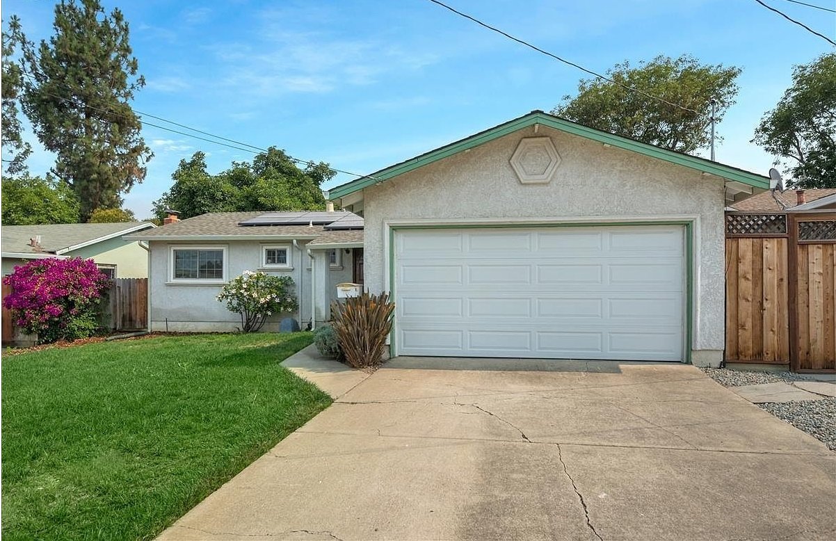 Union City House: 32790 Ithaca St