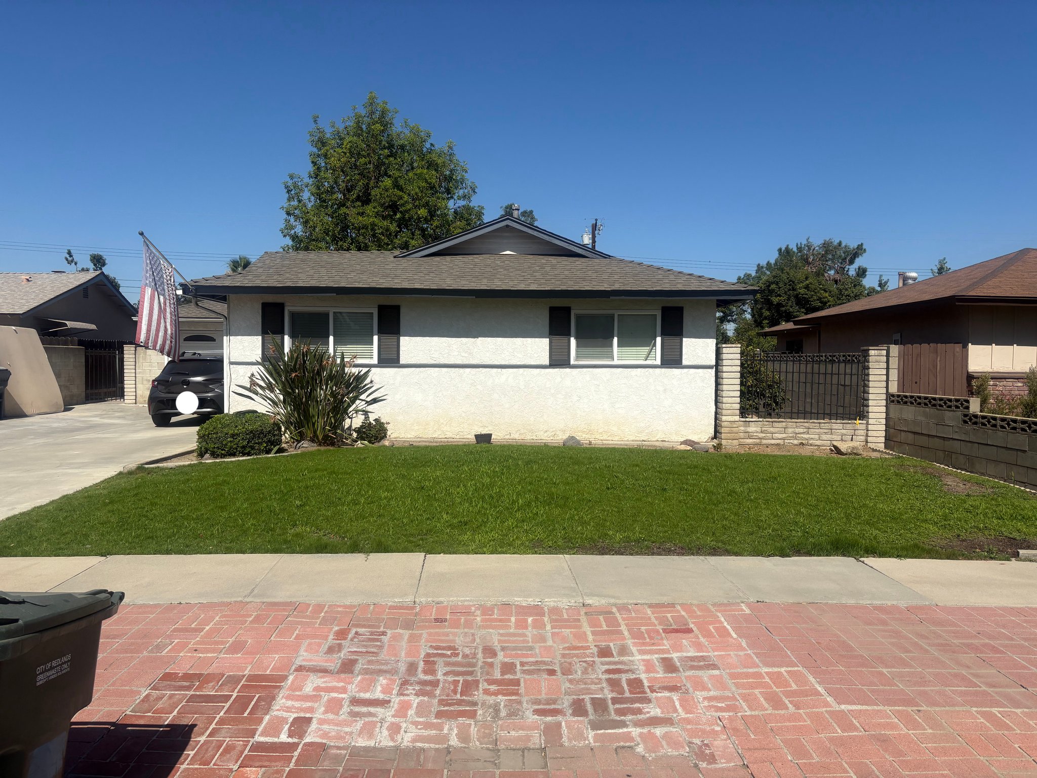 Redlands House: 1565 Lassen St