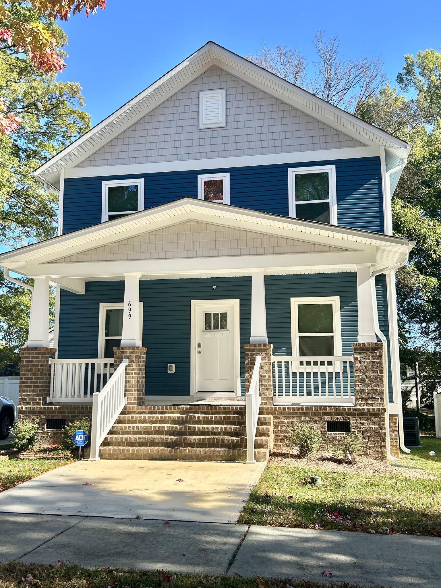 Greensboro House: 699 Dorgan avenue