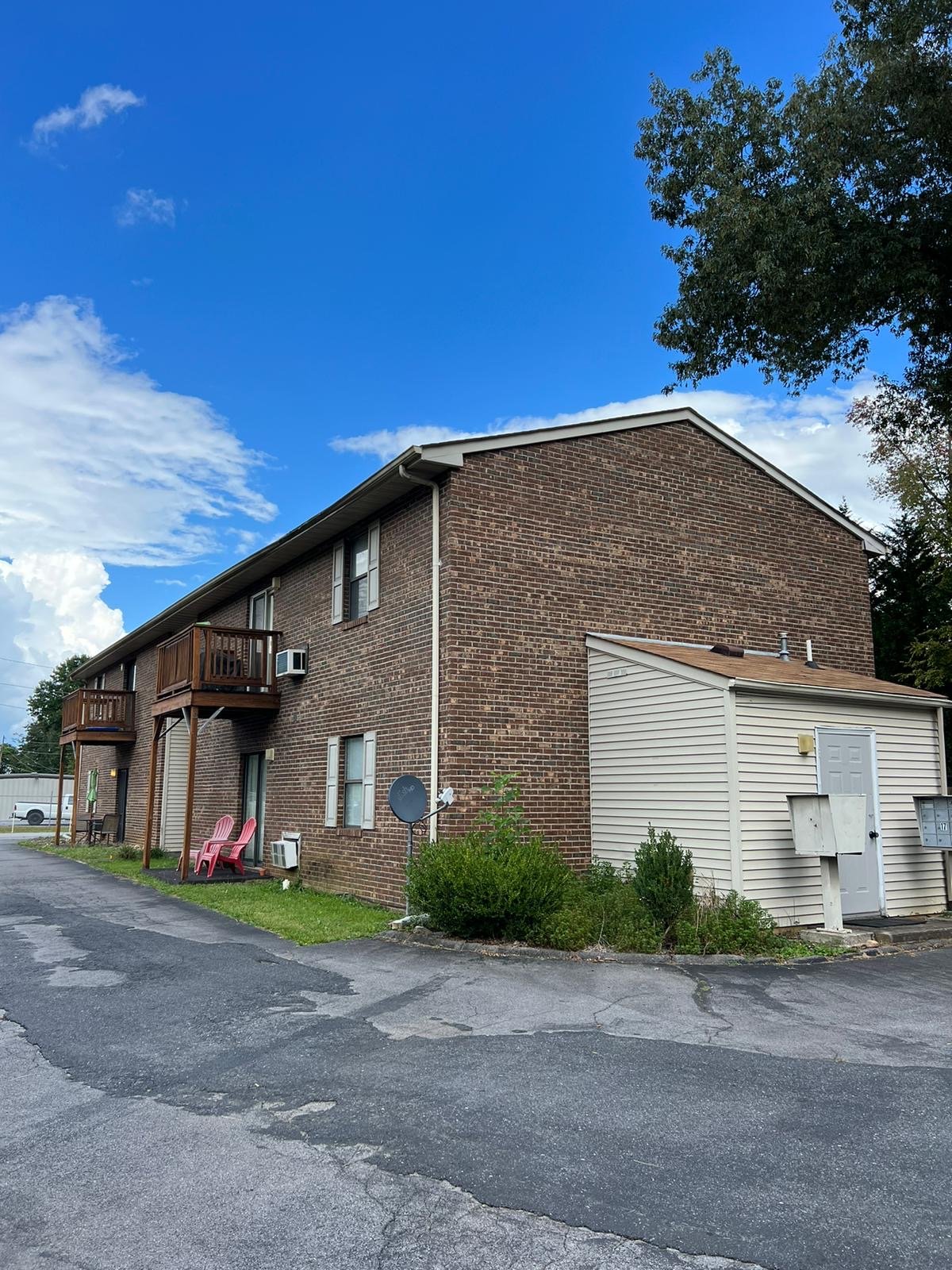 Rogersville Apartment: 499 N Hawkins Street
