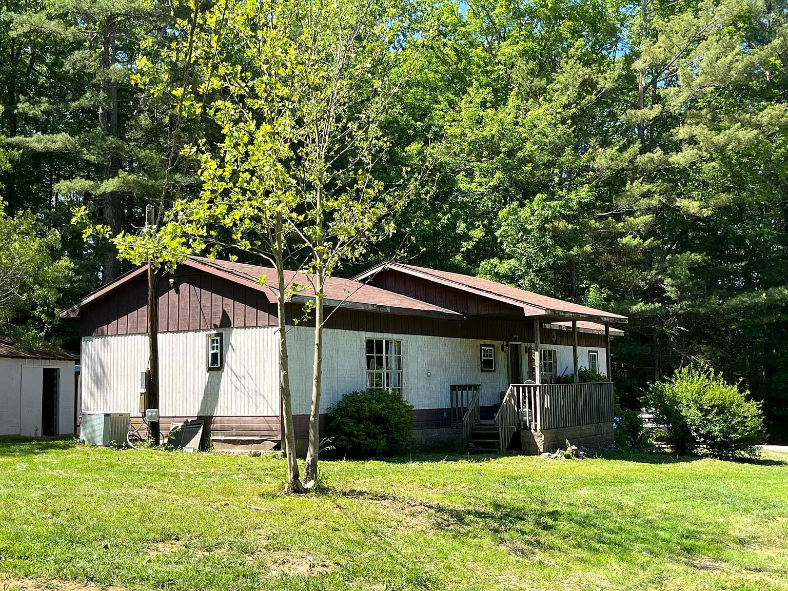 Weaverville House: 39 Pug Run