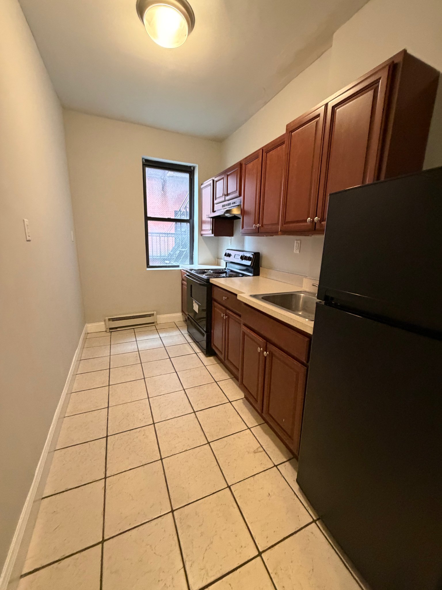 East Orange Apartment: 18 Summit St