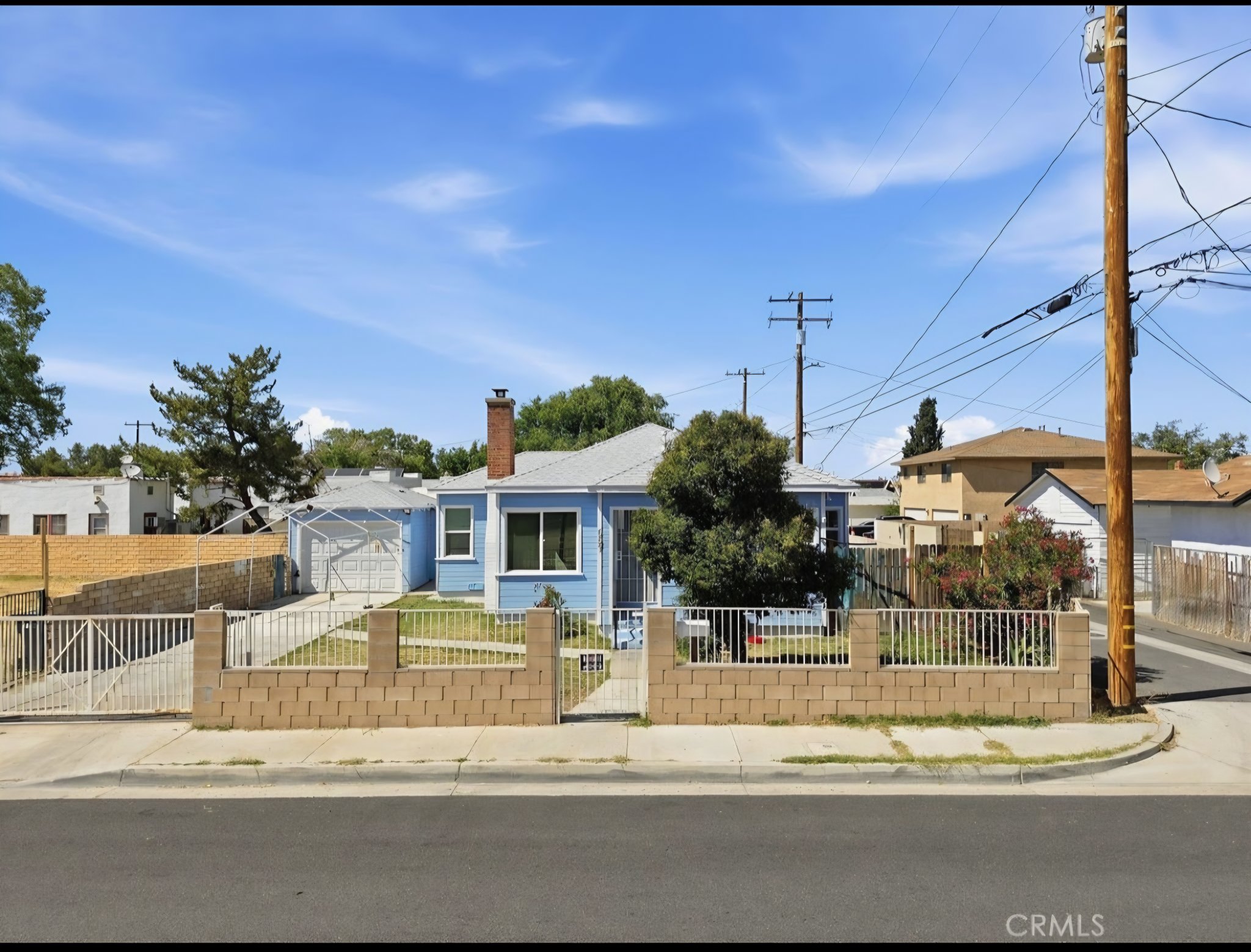 Lancaster House: 557 W Oldfield