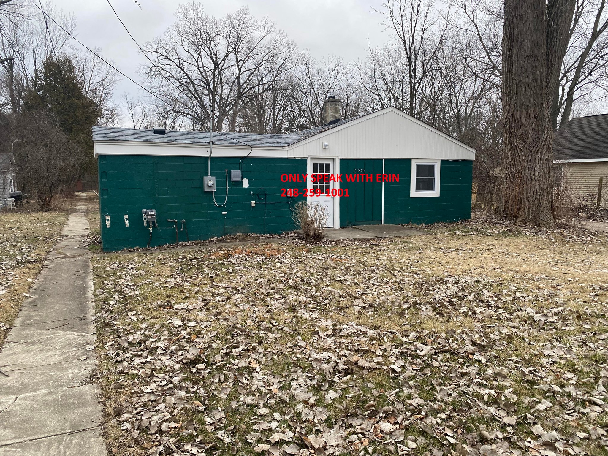 Farmington House: 21240 Randall St