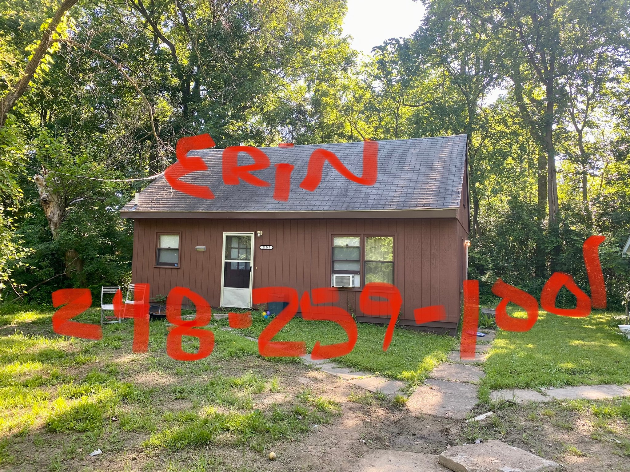 Farmington House: 21242 Randall St