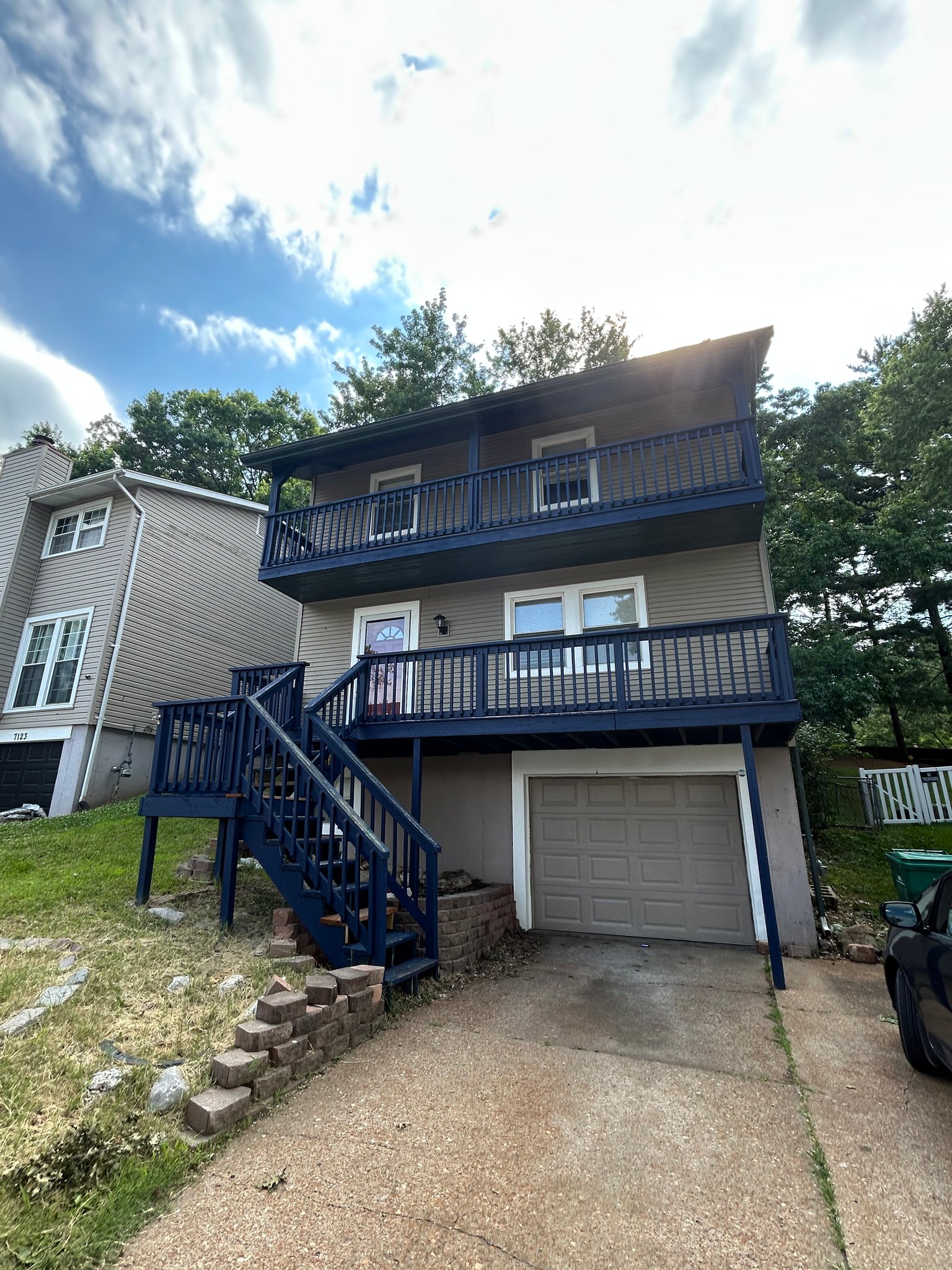 Barnhart House: 7119 Wayles Dr