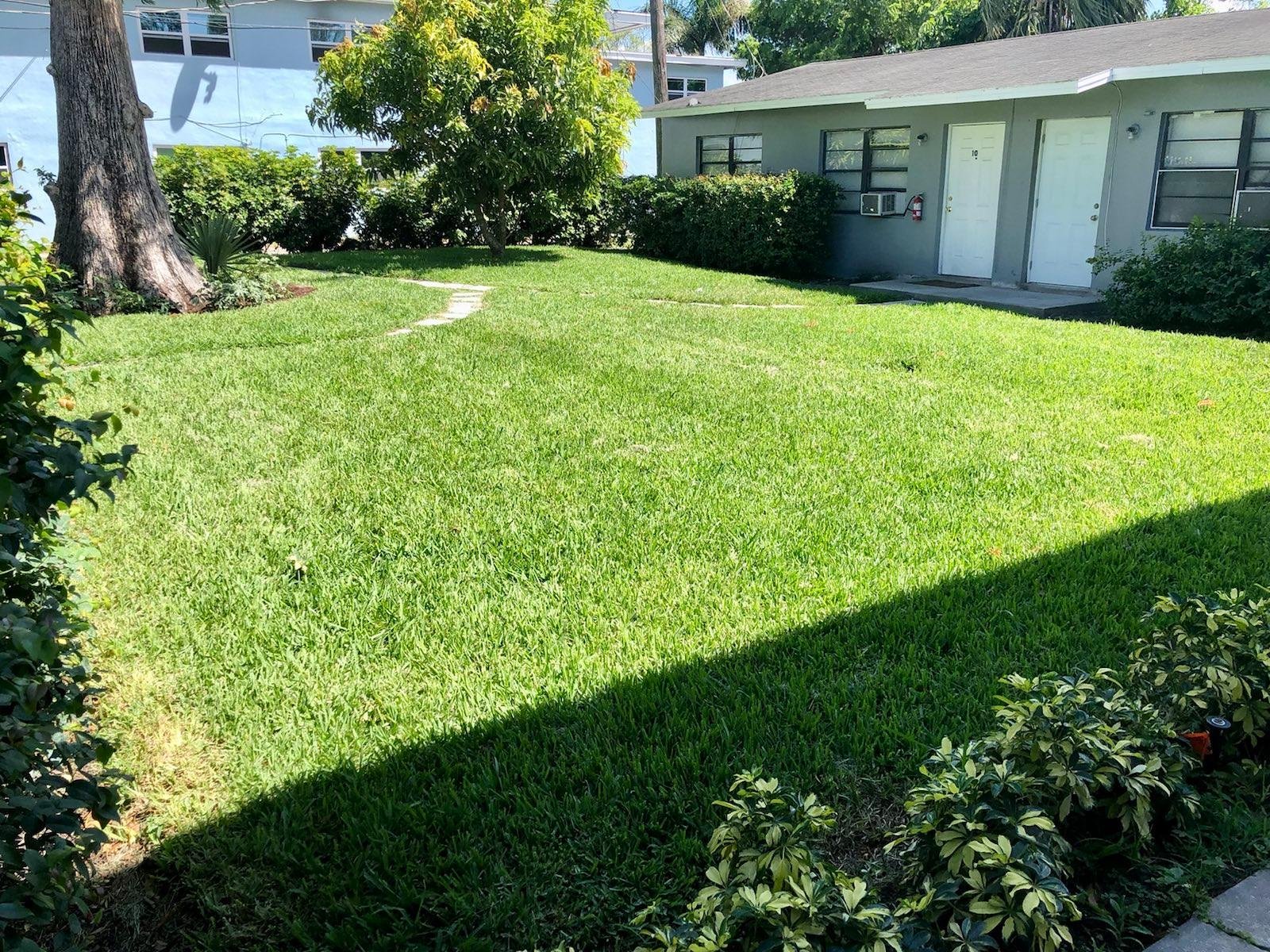 Canal Point Apartment: 37280 Okeechobee Ave