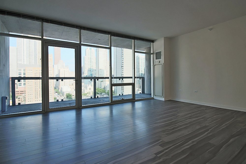 Chicago Condo: 132 W Chicago Ave