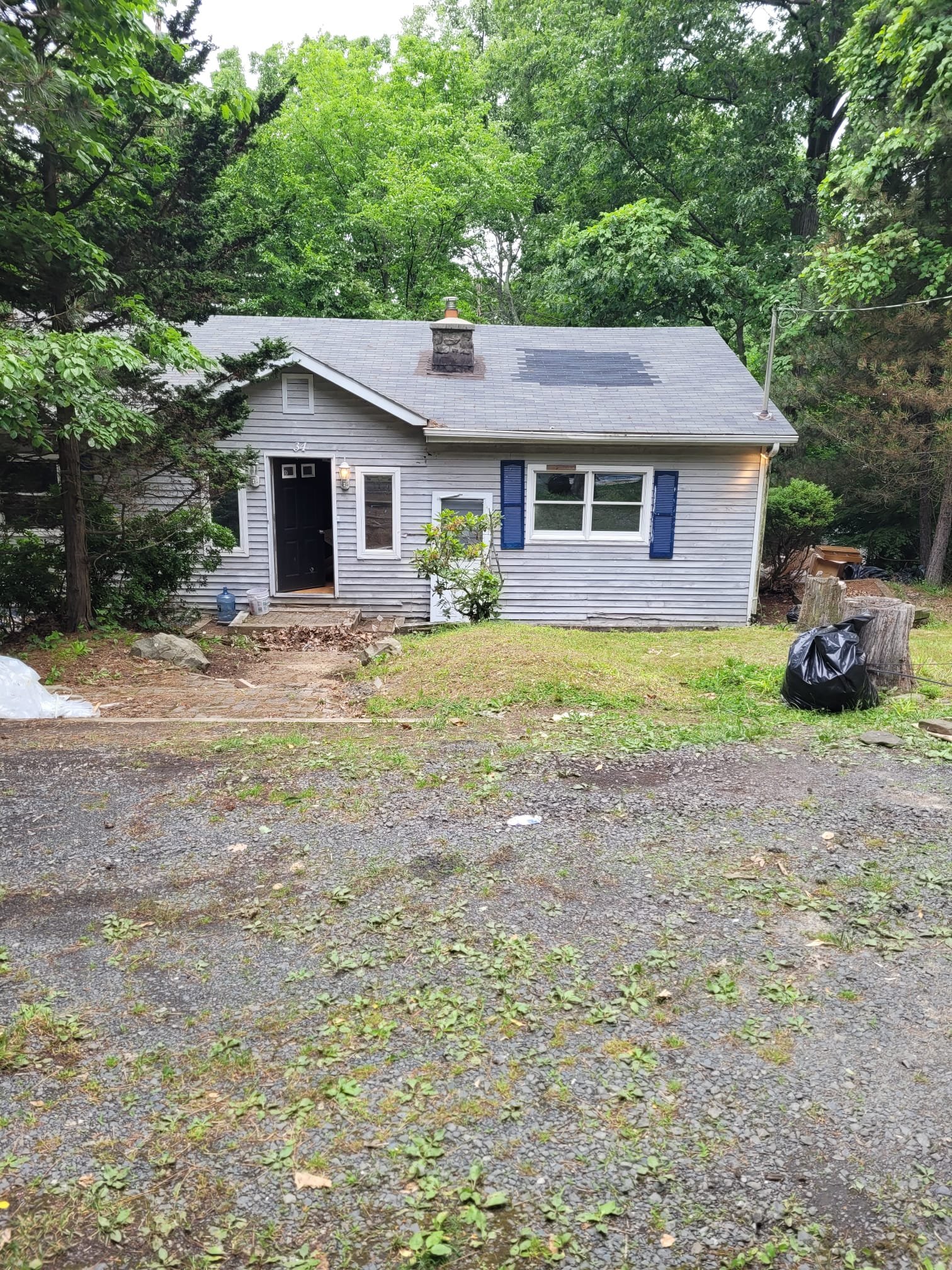 Monroe House: 34 Crestwood Trl