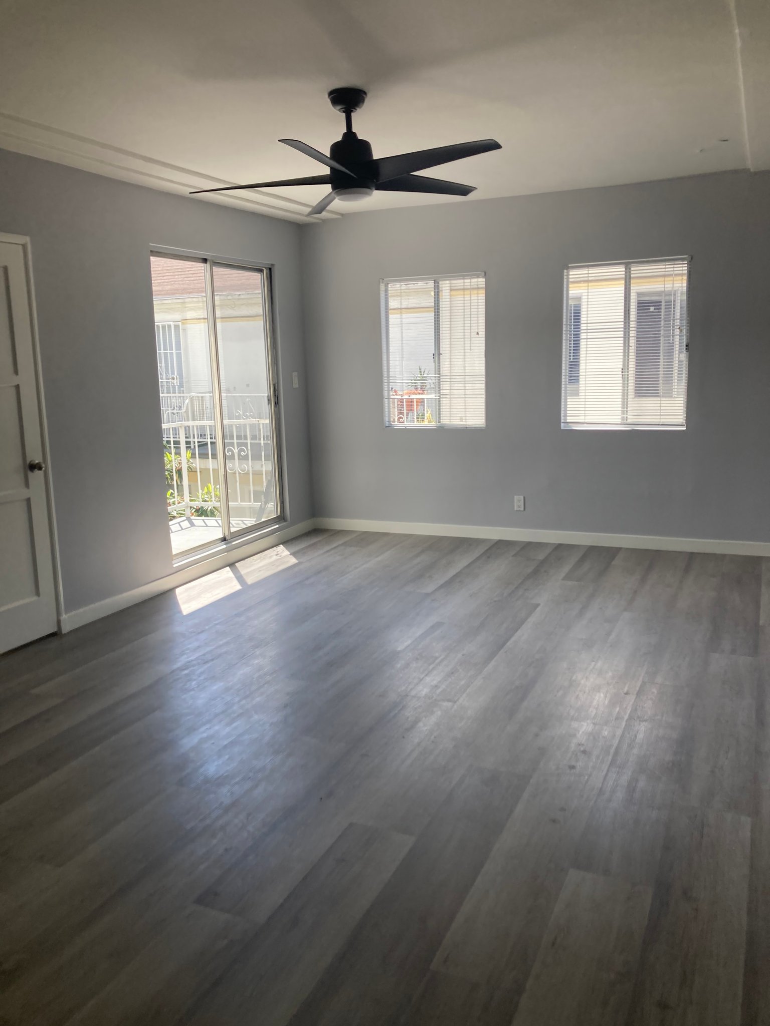 Los Angeles Apartment: 323 N Ogden Dr