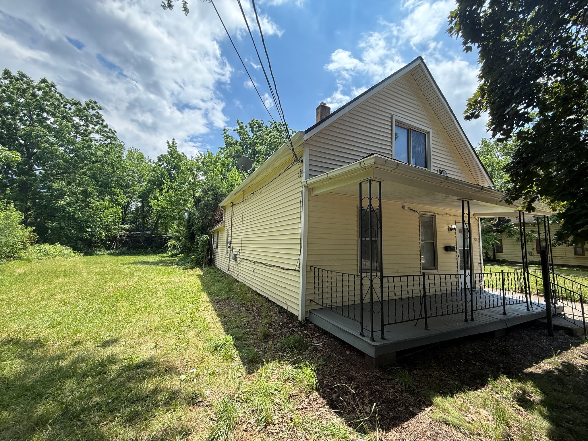 CLEVELAND House: 5636 Drake Avenue