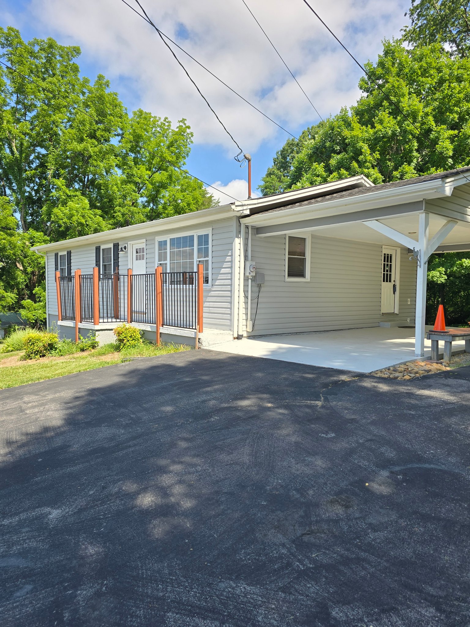 Bristol House: 304 Reservoir St