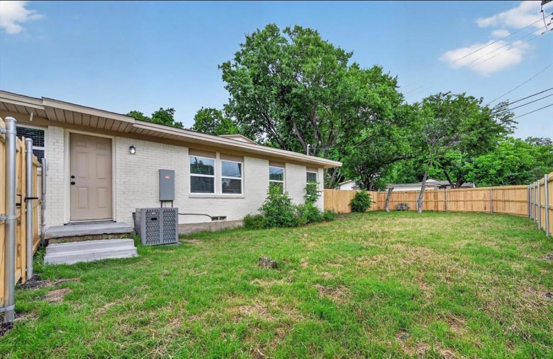 Dallas Multiplex: 10402-10404 Joaquin Drive