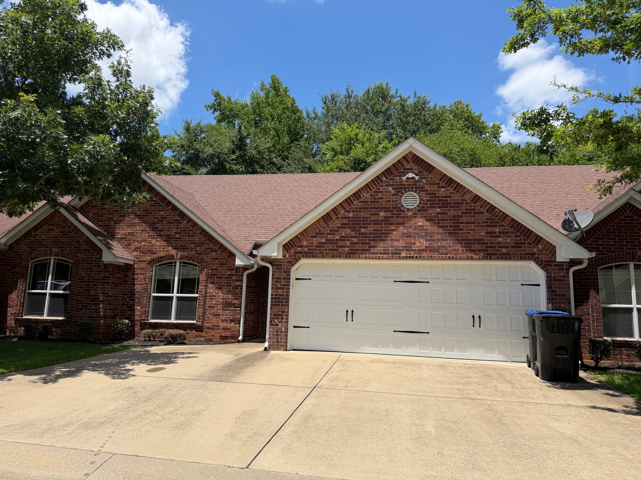 Longview Townhome: 113 Falcon Way