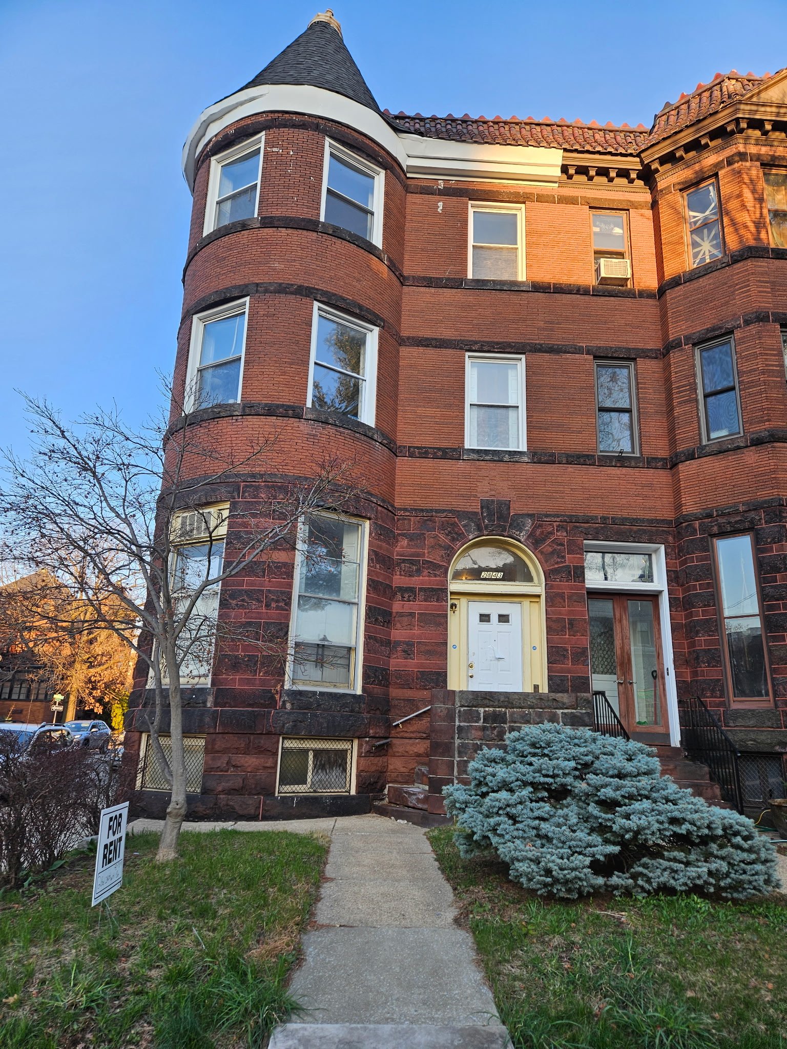 baltimore Apartment: 2843 saint paul st, 3
