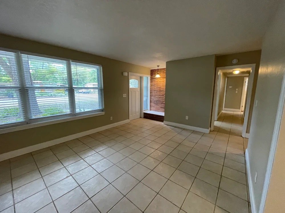 Temple Terrace Townhome: 107 Glen Ridge Ave