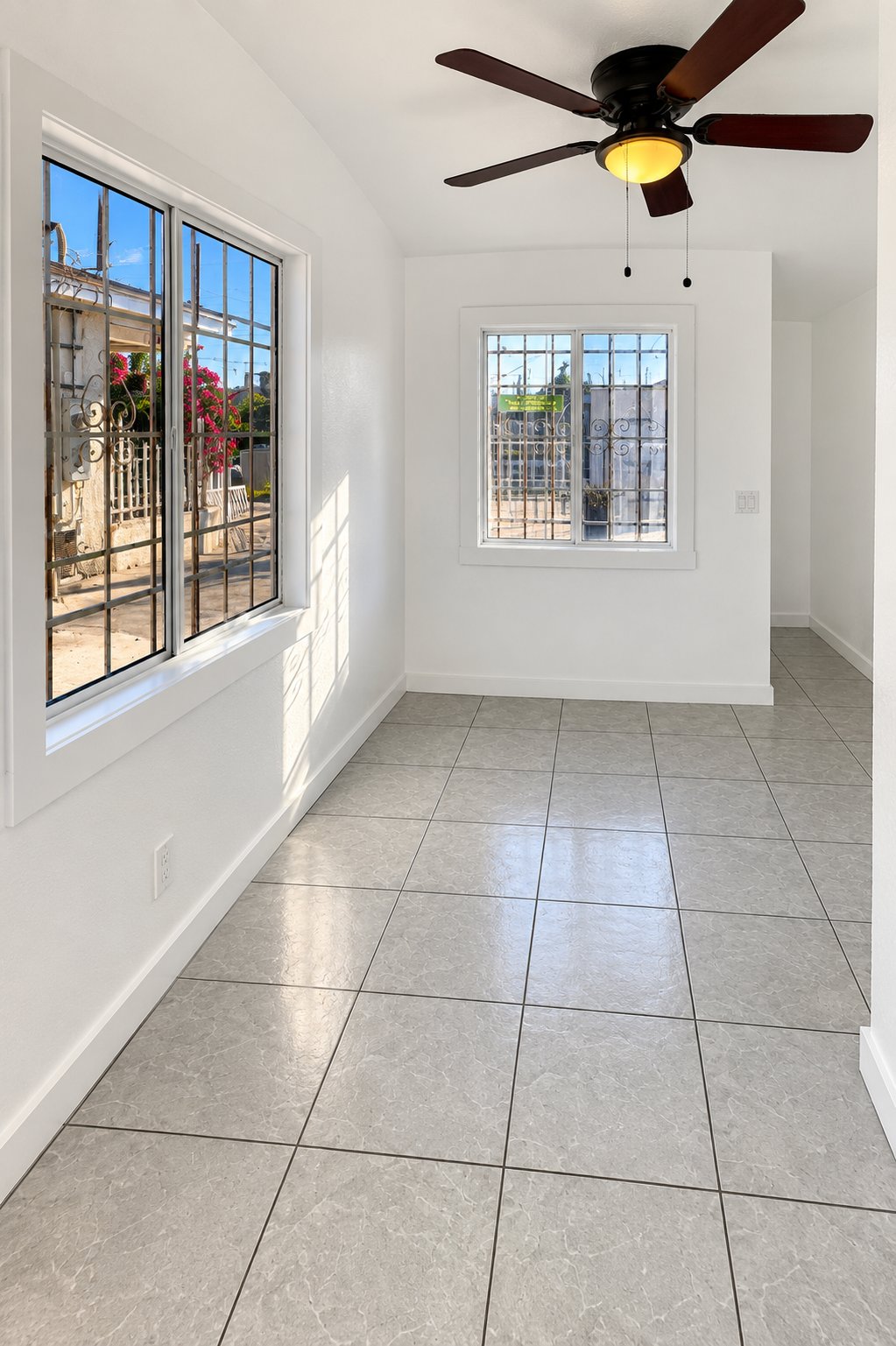 Los Angeles Single Room: 9618 Evers Ave, Watts, CA 90002